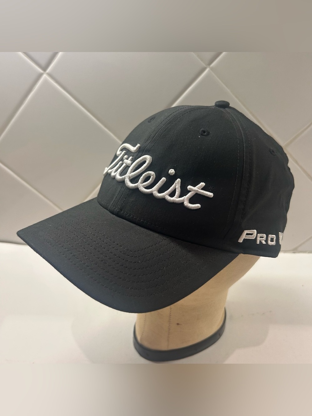 Titleist FJ Pro V1 Logo Golf Baseball Cap Hat Black/white  FootJoy Small/Medium